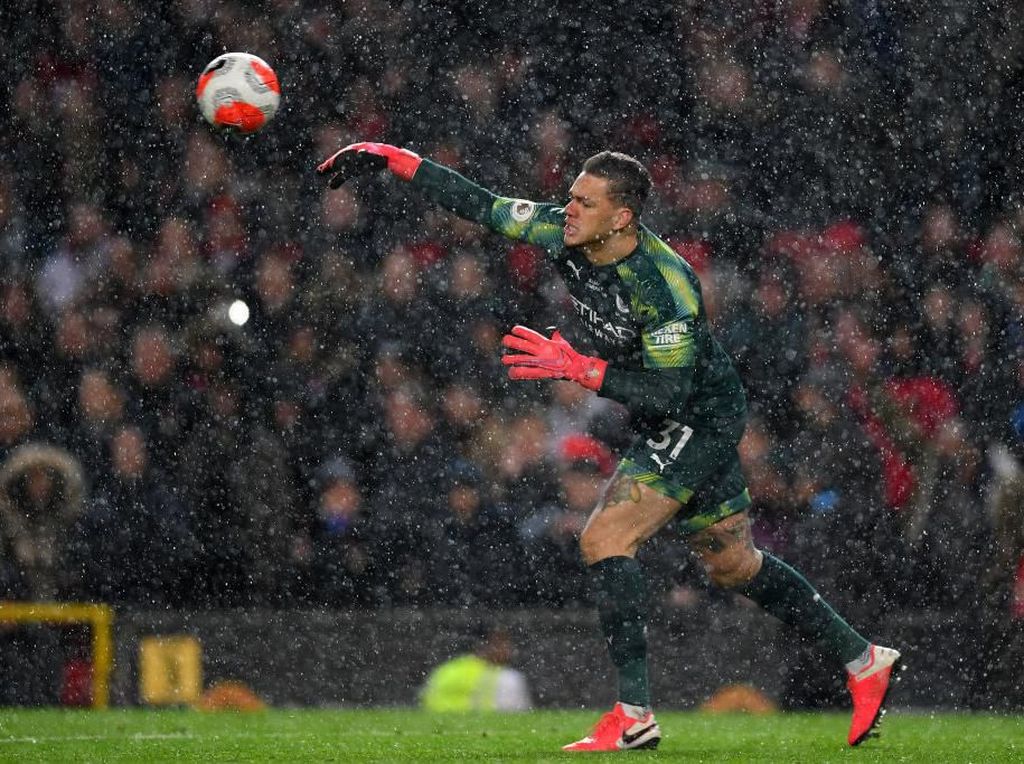 Assist Miris Ederson ke Scott McTominay Assist Miris Ederson ke Scott McTominay