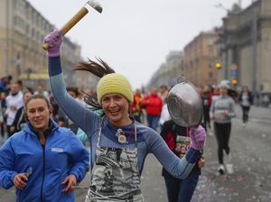 Ribuan Wanita Belarus Berlari di Hari Perempuan Internasional
