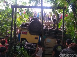 Truk Muat 20 Pekerja Perkebunan di Banyuwangi Terjun ke Jurang, 1 Tewas