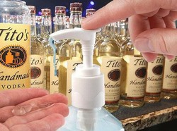 Kehabisan Hand Sanitizer, Orang-orang Cuci Tangan Pakai Vodka