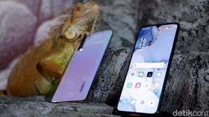 Menggenggam Reno3, Ponsel Berkamera Selfie 44 MP