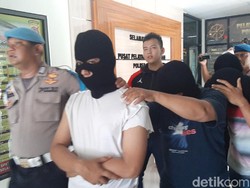 Polisi Tangkap Komplotan Penimbun-Pembuat Masker Ilegal di Bogor