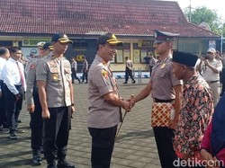 Anak Kuli Bangunan di Ngawi Jadi Bintara Terbaik Polri
