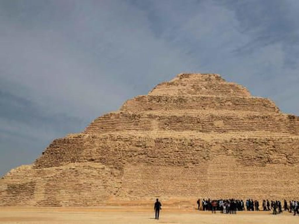 Piramida Paling Tua Mesir Dibuka Kembali