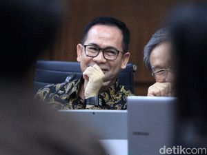 Wawan Adik Ratu Atut Juga Bebas Bersyarat Wawan Adik Ratu Atut Juga Bebas Bersyarat