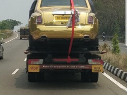 Bukan Limo, Taksi di Negara Ini Pakai Rolls Royce Berlapis Emas