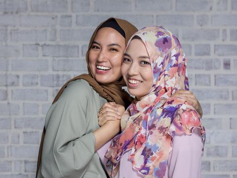 5 Tips Model Hijab untuk Bunda yang Berdahi Lebar, Hindari Warna Terang