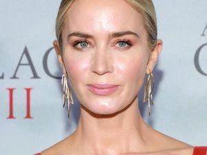 Emily Blunt Dikabarkan Gantikan Amber Heard di Aquaman 2 Emily Blunt Dikabarkan Gantikan Amber Heard di Aquaman 2