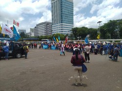 Ada Demo Tolak Omnibus Law di Depan DPR, Arus Lalu Lintas Belum Dialihkan