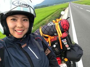 Risa Shimokawara, Si Cantik yang Suka Touring Naik Motor Bebek