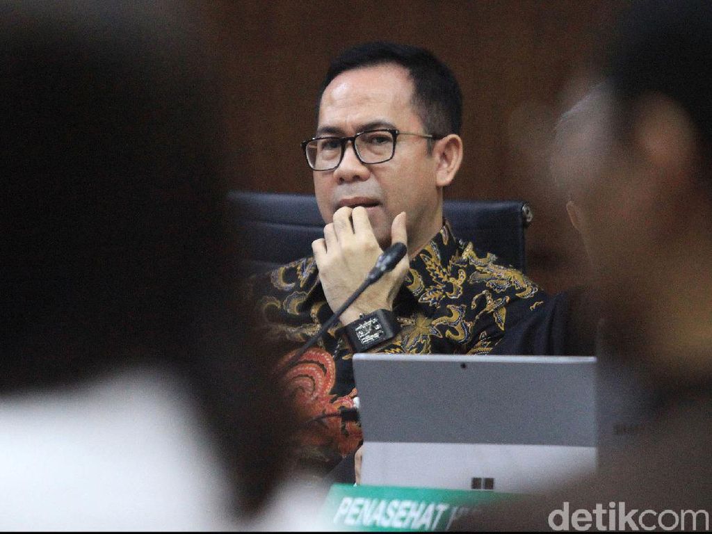 MA Sunat Vonis Tubagus Chaeri Wardana dari 7 Jadi 5 Tahun