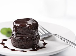 Resep dan Cara Membuat Brownies Kukus Coklat, Pandan Enak