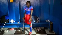 Salah satu upaya untuk bangkit dari keterpurukan tersebut dengan fokus mengembangkan kemampuan di bidang yang mereka sukai, salah satunya dunia sepakbola.