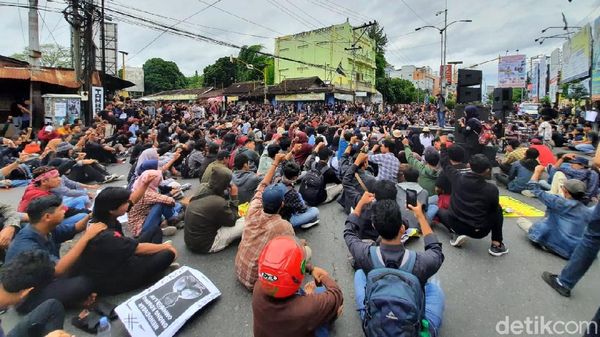 Saat Massa GejayanMemanggilLagi Padati Simpang Tiga Gejayan