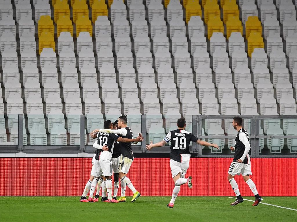 Resmi Potong Gaji Pemain, Juventus Tekan Pengeluaran Rp 16 Triliun Resmi Potong Gaji Pemain, Juventus Tekan Pengeluaran Rp 16 Triliun