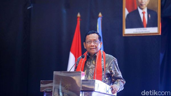 Mahfud MD Buka Forum Penerima Beasiswa Supersemar