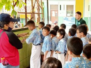 Guru SD di Bekasi Gencar Sosialisasikan Cuci Tangan Cegah Corona