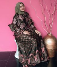 5 Inspirasi OOTD Hijab Simpel Una Maulina, Calon Istri Sahrul Gunawan