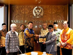 Ketua MPR Ajak Umat Islam Perangi Intoleransi dan Diskriminasi