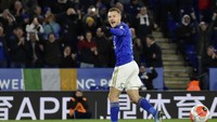 Depan (tengah): Jamie Vardy (Leicester City). Sudah 19 gol dicetak Vardy di usianya yang 33 tahun. Ia juga sempat tak pernah absen bikin gol dalam delapan laga beruntun. (Foto: Rui Vieira/AP Photo)