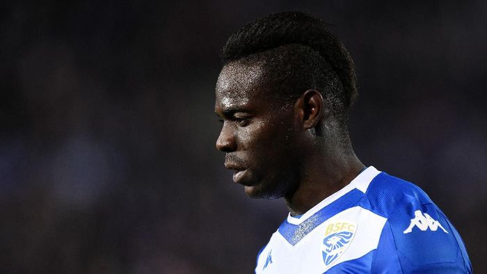 Mario Balotelli BRESCIA, ITALY - DECEMBER 14: Mario Balotelli of Brescia looks on during the Serie A match between Brescia Calcio and US Lecce at Stadio Mario Rigamonti on December 14, 2019 in Brescia, Italy. (Photo by Tullio M. Puglia/Getty Images)