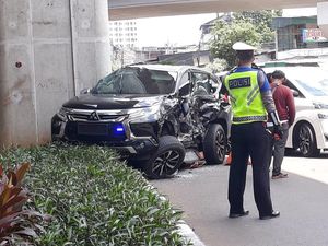 Fakta-fakta Sopir TransJ Tabrak Pajero Istri Irjen Boy Rafli Fakta-fakta Sopir TransJ Tabrak Pajero Istri Irjen Boy Rafli