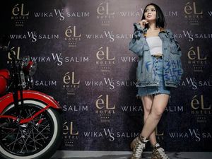 Tak Cuma Nyanyi, Wika Salim Lebarkan Sayap Karier