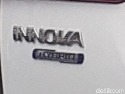 Nama Baru Innova 2023 Berteknologi Hybrid: Hycross hingga Zenix