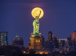 Siap-siap Melihat Super Flower Moon, Supermoon Terakhir di Tahun 2020