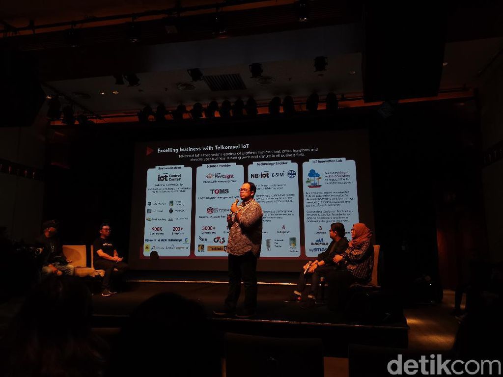 Telkomsel: Kami Sekarang Perusahaan Digital Telkomsel: Kami Sekarang Perusahaan Digital