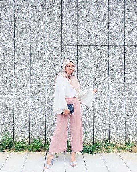 3 Atasan  Hijab Paling Stylish untuk Padu Padan dengan 