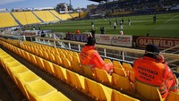 Laga Parma vs SPAL di Stadio Ennio Tardini juga hanya disaksikan oleh offisial dari kedua kesebelasan. Gabriele Maltinti/Getty Images.