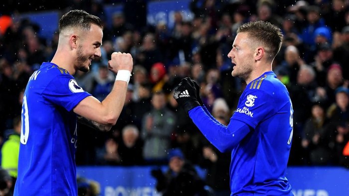LEICESTER, ENGLAND - MARCH 09:  Jamie Vardy (R) of Leicester City celebrates scoring his teams third goal of the game and his second with James Maddison during the Premier League match between Leicester City and Aston Villa at The King Power Stadium on March 09, 2020 in Leicester, United Kingdom. (Photo by Michael Regan/Getty Images)