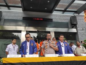 Ngaku WNA Tawarkan Bisnis HP Rp 1 M, Sindikat Pembobol ATM Ditangkap Ngaku WNA Tawarkan Bisnis HP Rp 1 M, Sindikat Pembobol ATM Ditangkap