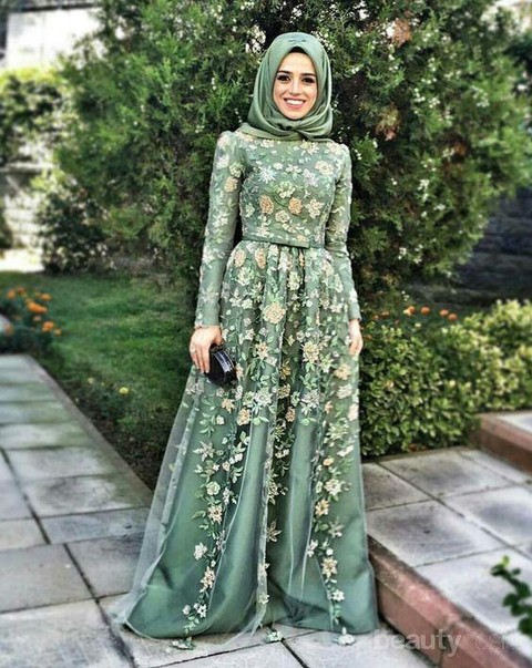 Modis dan Elegan Ini Dia 7 Inspirasi Gaun  Pesta Muslimah  