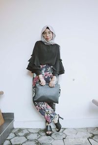 Ingin Terlihat Modis Dan Kekinian? Inilah Inspirasi Bell Sleeves Hijab ...