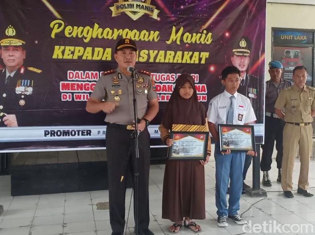 Siswi MTs di Madiun Ngaku Hanya Spontan Tendang dan Kejar Maling HP Siswi MTs di Madiun Ngaku Hanya Spontan Tendang dan Kejar Maling HP