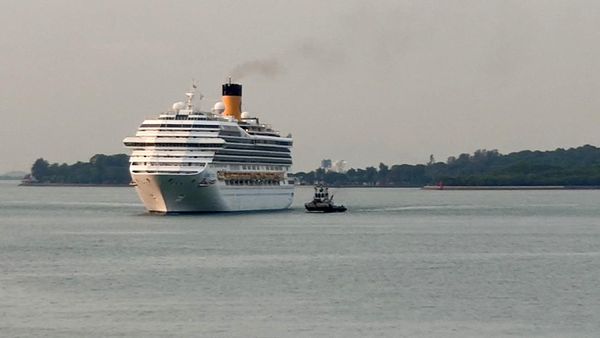 Ditolak Thailand dan Malaysia, Kapal Costa Fortuna Berlabuh di Singapura