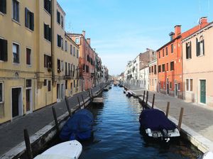 Corona Goyang Italia, Resesi Ekonomi di Depan Mata