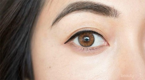 Supaya Tampilan Lebih Natural, Ikuti Tips Mengaplikasikan Eyeliner yang