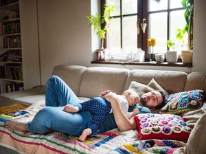 7 Cara Menidurkan Bayi yang Susah Tidur