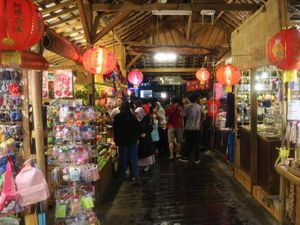 Pasar Apung, Destinasi Liburan Murah di Kota Batu