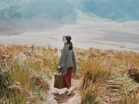 Jangan Bingung Ini Pilihan Gaya Outfit  Fashionable untuk 