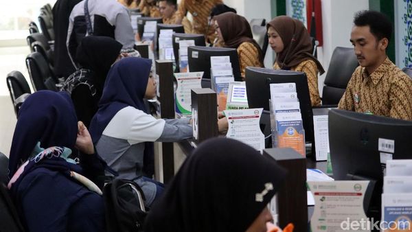 Aktivitas di Kantor BPJS Kesehatan Bandung Usai Iuran Batal Naik