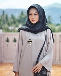 Punya Wajah Bulat? Trik Model Hijab Ini Paling Tepat Untuk Kamu Coba ...