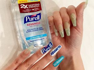 Musim Corona, Wanita Ini Bikin Nail Art Terinspirasi dari Hand Sanitizer