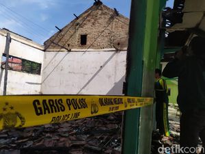 Kebakaran Sekolah di Mojokerto Ludeskan 23 Komputer, Ujian 35 Siswa Direlokasi