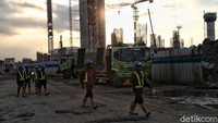 Proyek ini dikerjakan oleh 1000 orang pekerja.