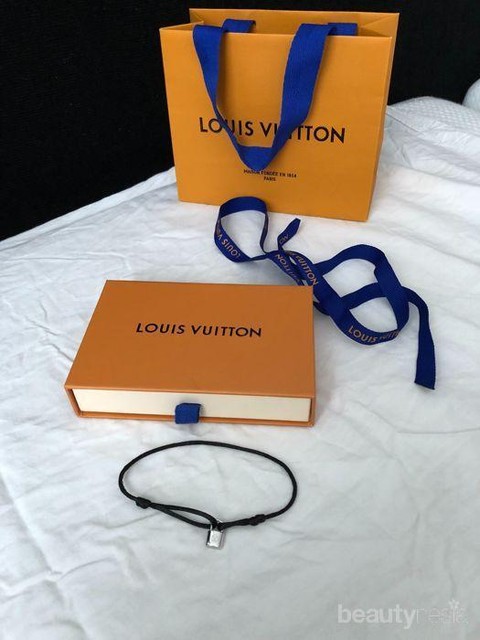 Louis Vuitton dan UNICEF Melansir Lini Gelang Silver Lockit - Elle Indonesia
