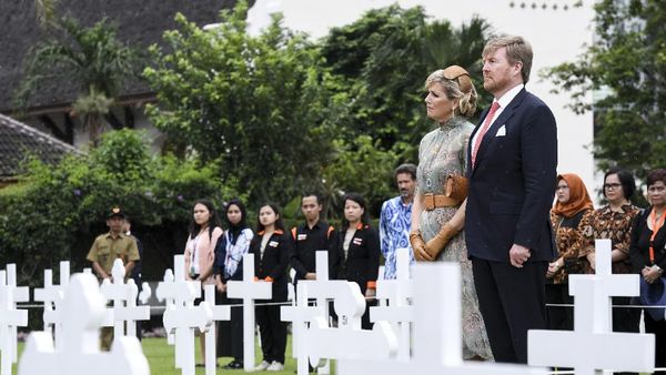 Raja Belanda Kunjungi Kuburan yang Indah Ereveld Menteng Pulo
